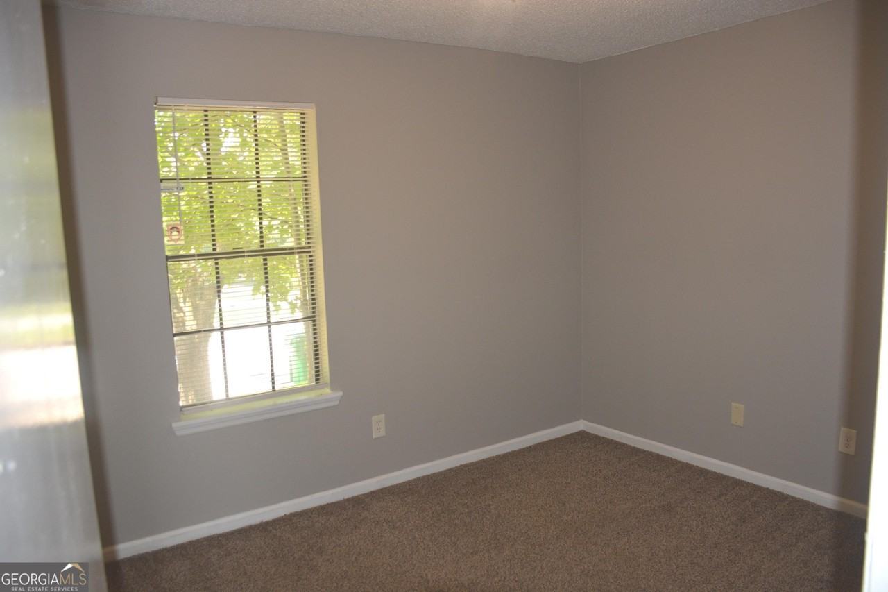 4952 Isle Royal Court - Photo 7 of 11