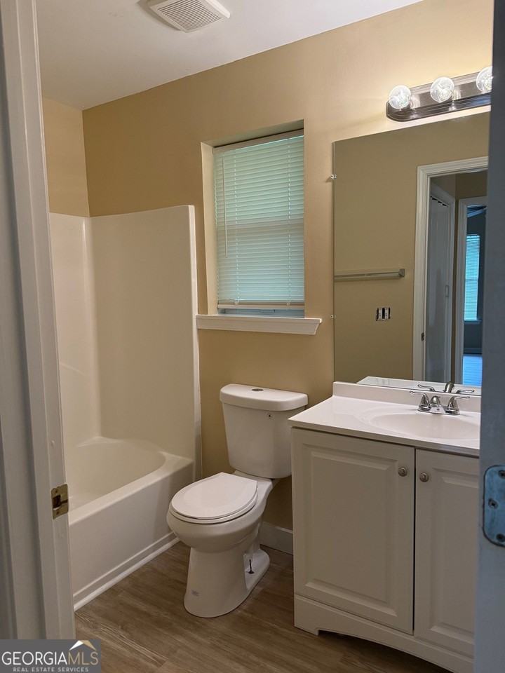 320 Ridgewood Ave Apt A2 #C4 - Photo 6 of 10