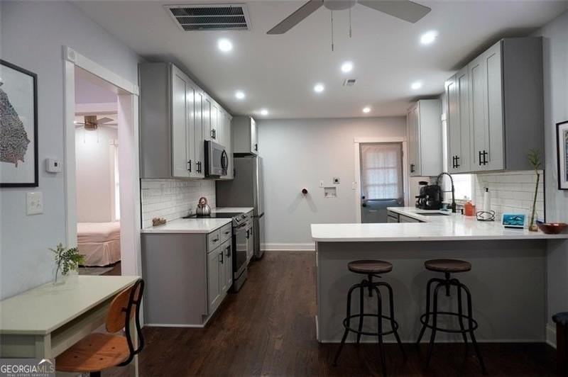 551 Culberson Street Southwest - Photo 4 of 9