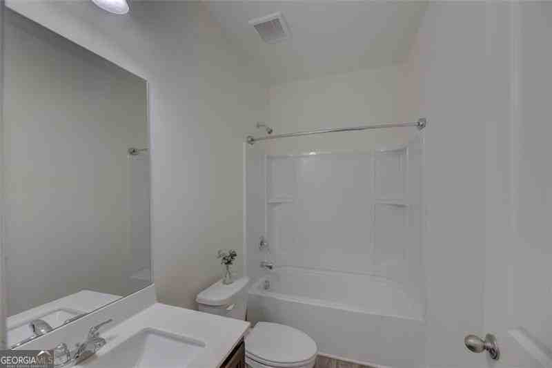 38 Wheeler Pl - Photo 5 of 22