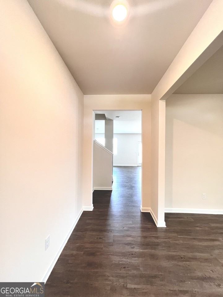 393 Walnut Grove Way - Photo 4 of 22