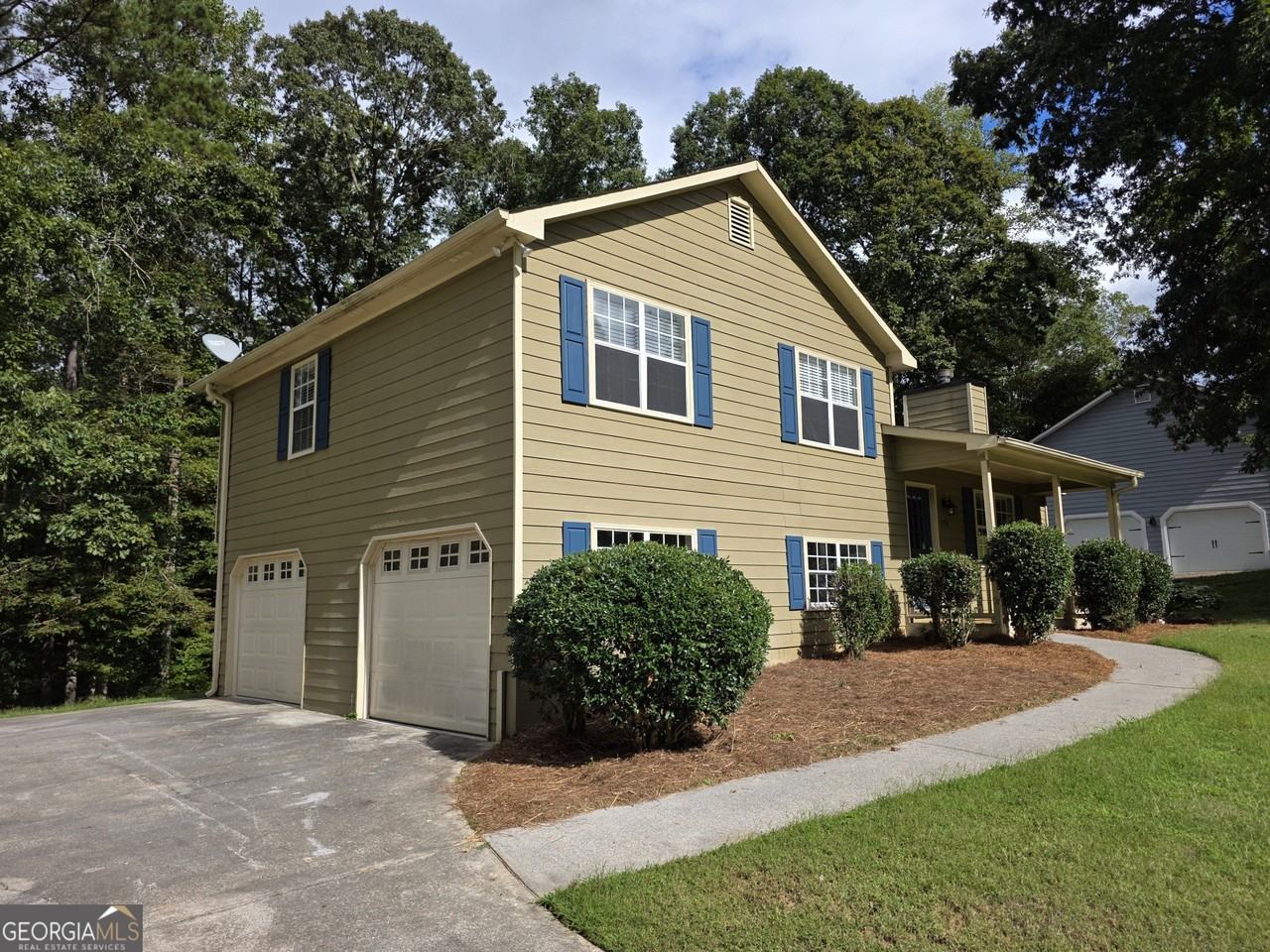 570 Remington Ln - Photo 2 of 20