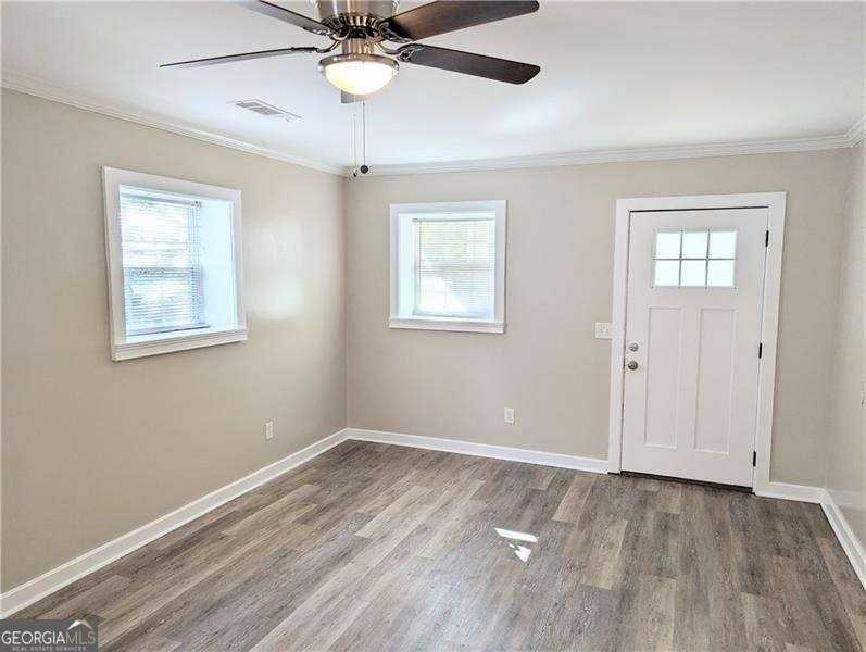 1034 Grant Terrace Southeast - Photo 3 of 19