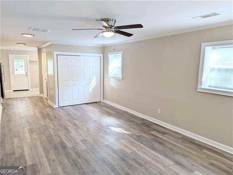 1034 Grant Terrace Southeast - Photo 4 of 19