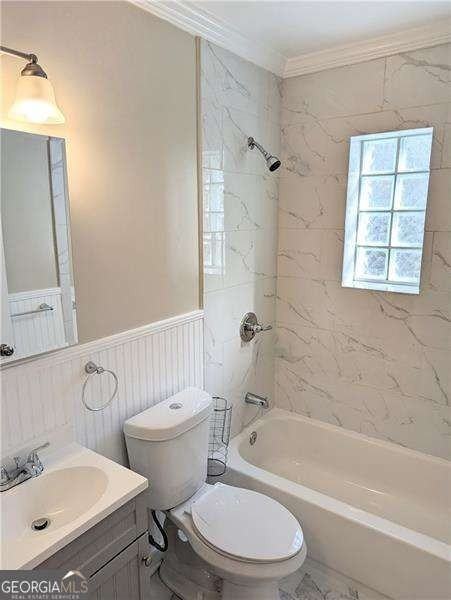 1034 Grant Terrace Southeast - Photo 5 of 19