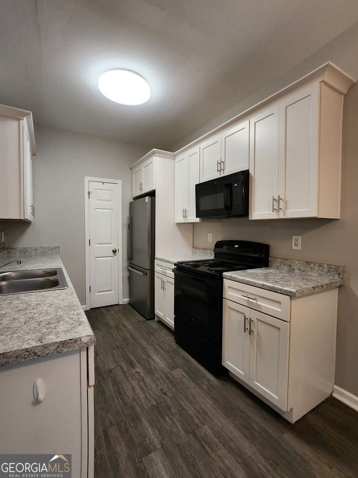 285 Brookview Drive - Photo 5 of 13