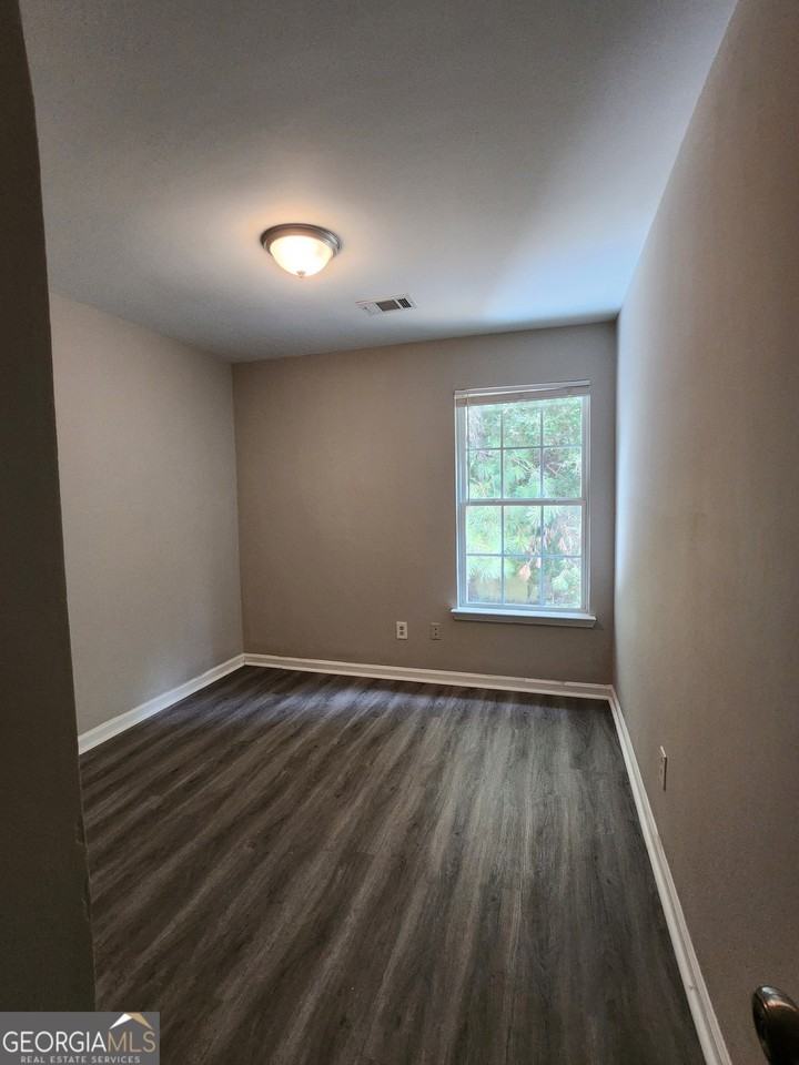 285 Brookview Drive - Photo 7 of 13