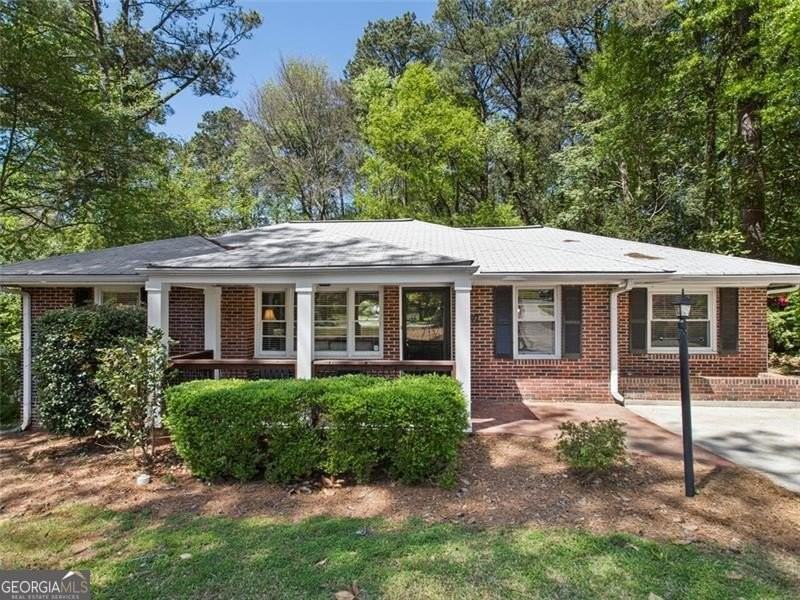 1572 Berkeley Lane Northeast - Photo 2 of 41