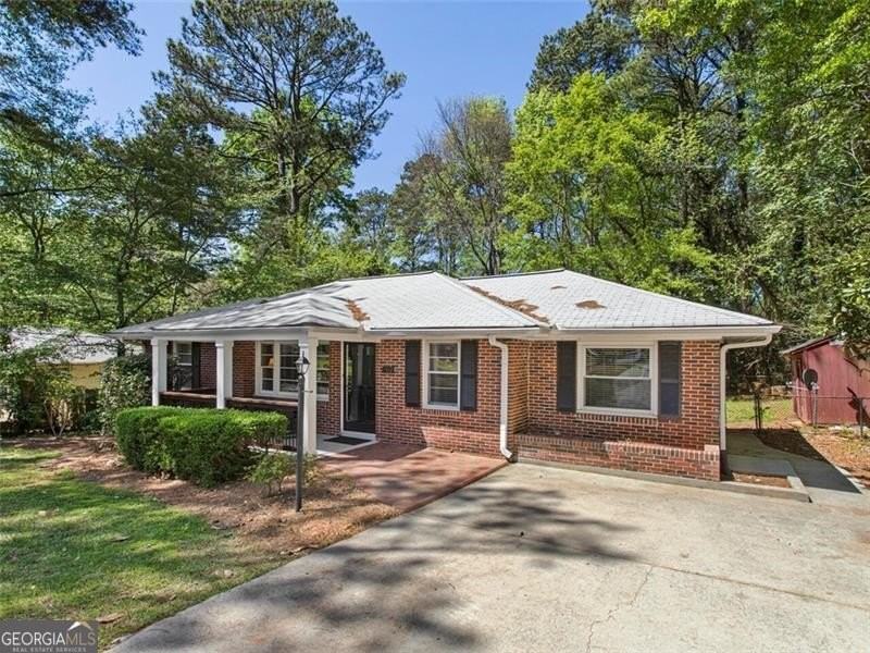 1572 Berkeley Lane Northeast - Photo 3 of 41