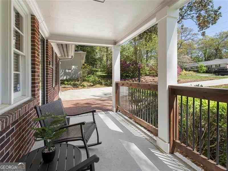 1572 Berkeley Lane Northeast - Photo 6 of 41