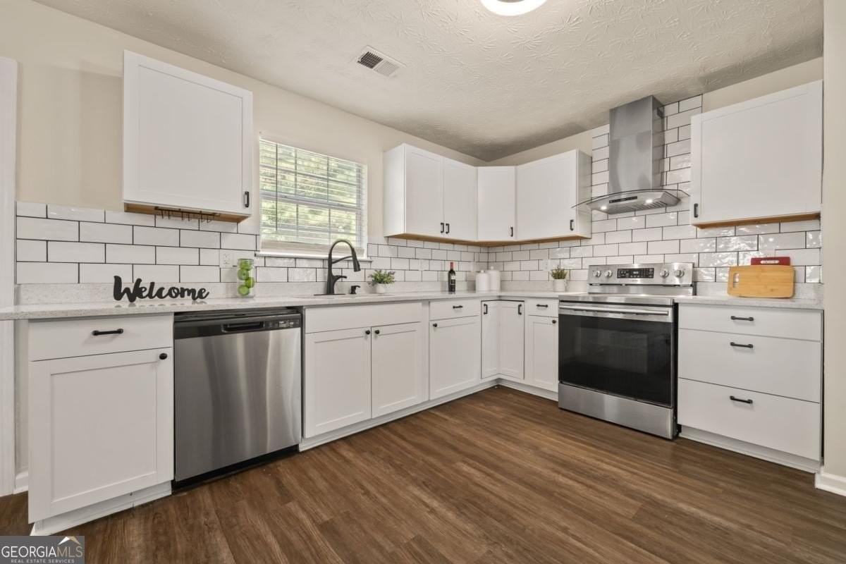 211 Millstone Dr - Photo 2 of 17