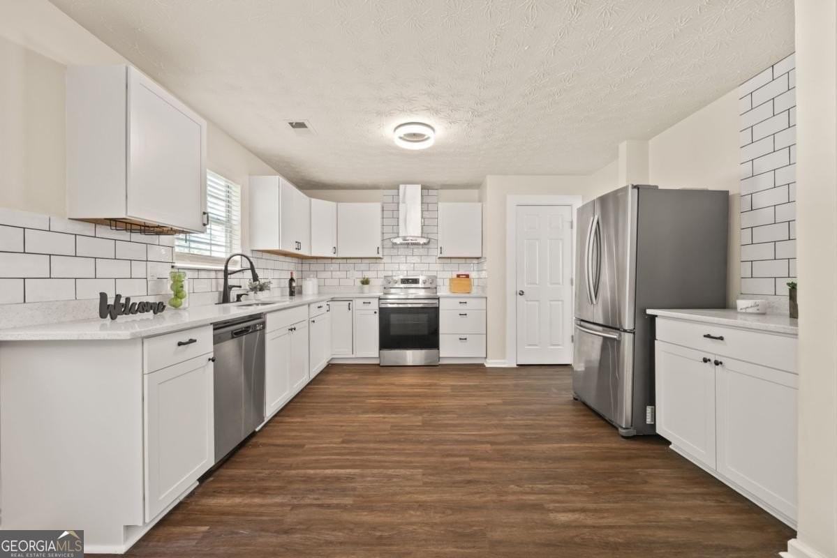 211 Millstone Dr - Photo 3 of 17