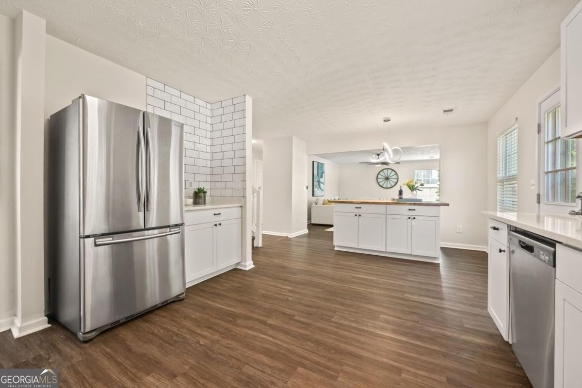 211 Millstone Dr - Photo 4 of 17