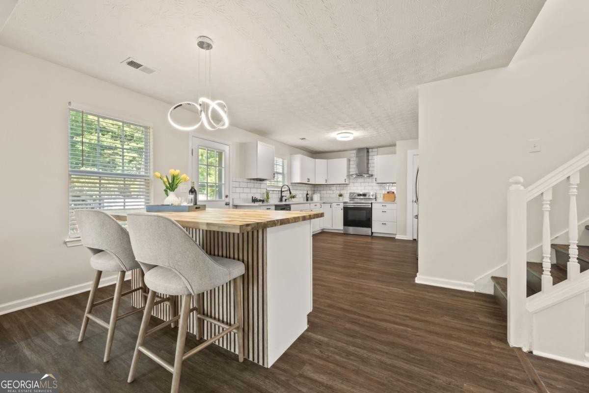 211 Millstone Dr - Photo 5 of 17