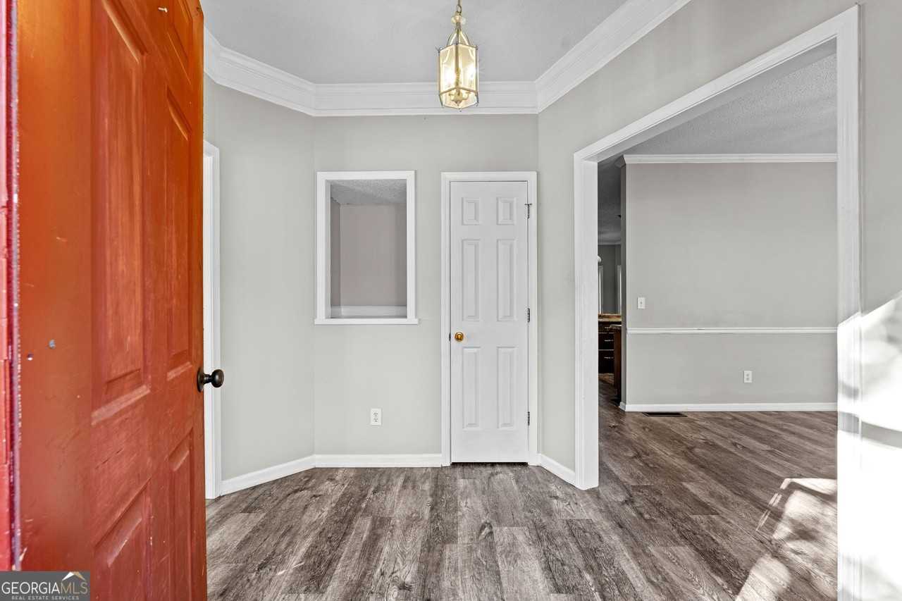 255 Woodstream Dr - Photo 3 of 44