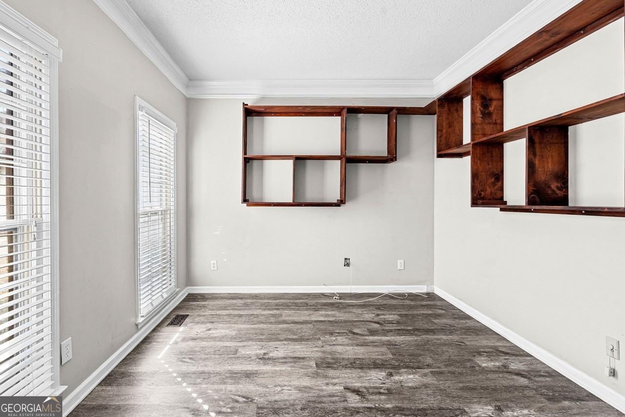 255 Woodstream Dr - Photo 4 of 44