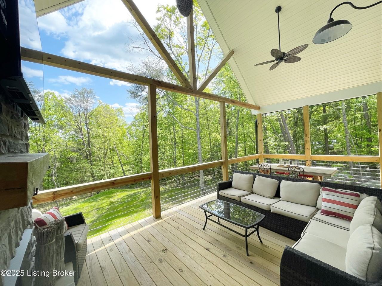 84 Lakeside Dr - Photo 5 of 42