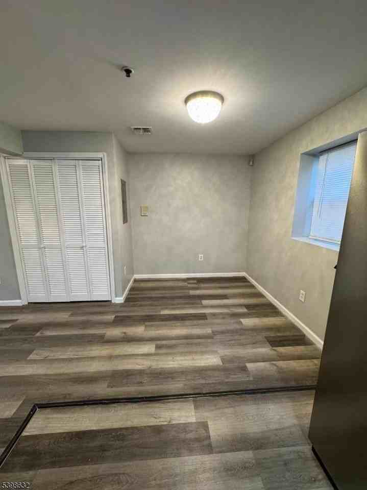 40-42 Hinsdale Pl #1 - Photo 5 of 16