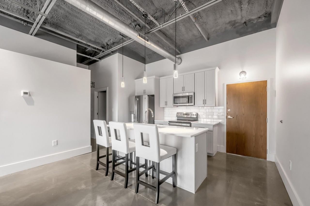 480 Skain St Apt 204 #204 - Photo 5 of 21