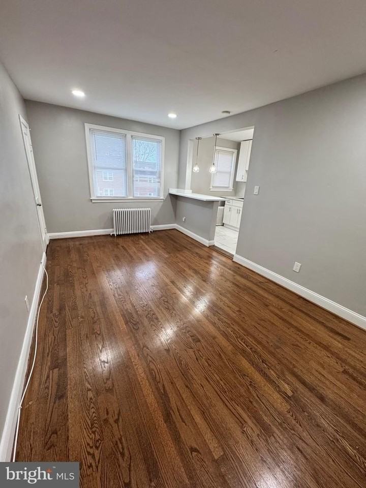 1104 Meridene Dr - Photo 4 of 7