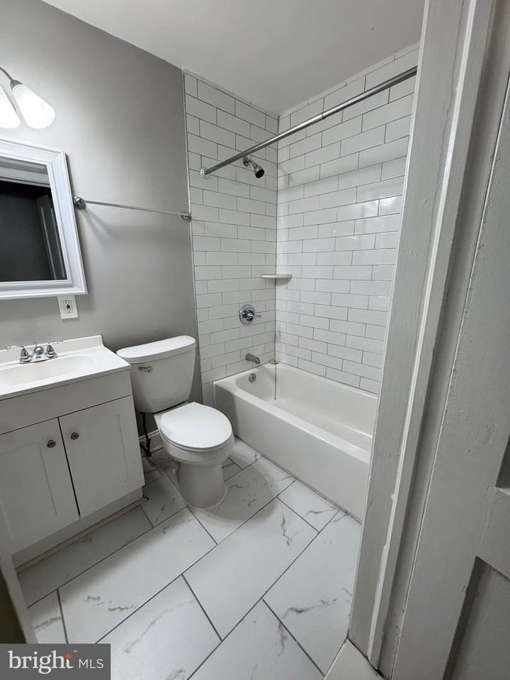 1104 Meridene Dr - Photo 5 of 7