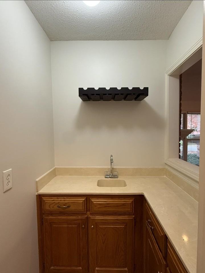 6700 Kirby Oaks Cv N - Photo 3 of 16