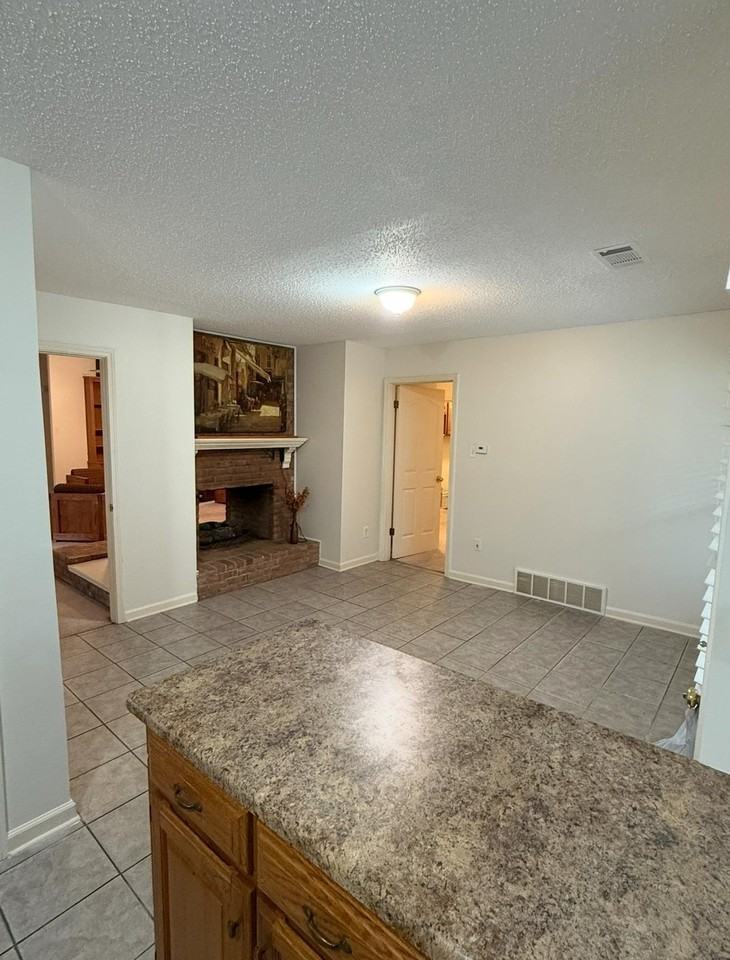 6700 Kirby Oaks Cv N - Photo 4 of 16