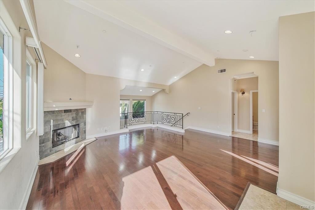 2109 Vanderbilt Ln #A - Photo 4 of 8