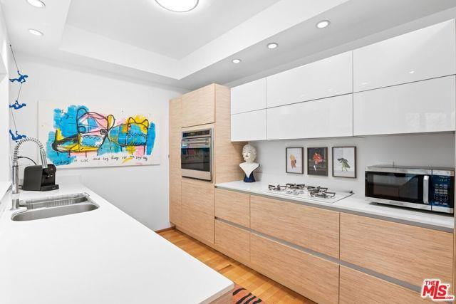 10045 Reevesbury Dr - Photo 2 of 8