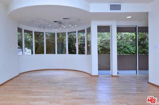 10045 Reevesbury Dr - Photo 6 of 8