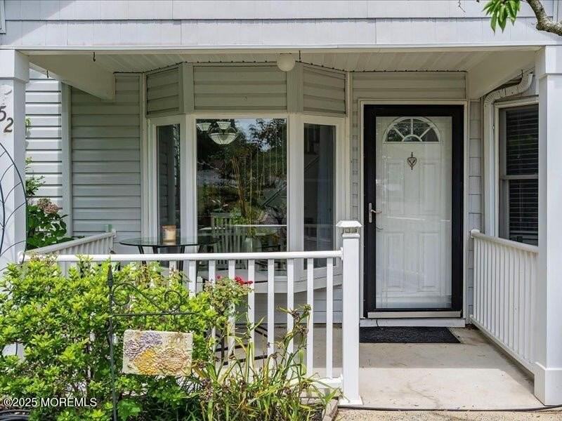 552 Prospect Ave - Photo 3 of 25