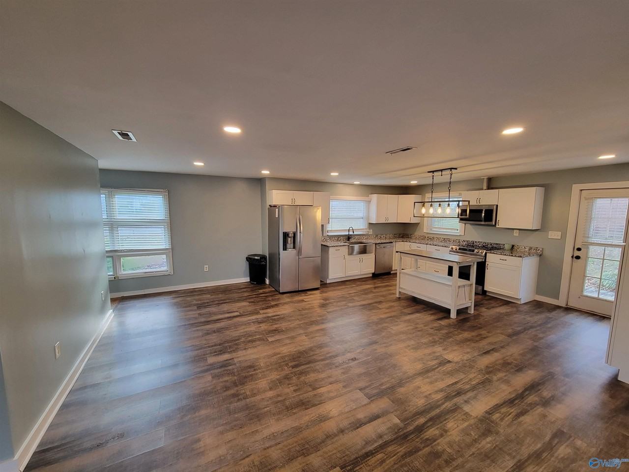 4728 Panorama Drive Southeast - Photo 2 of 20