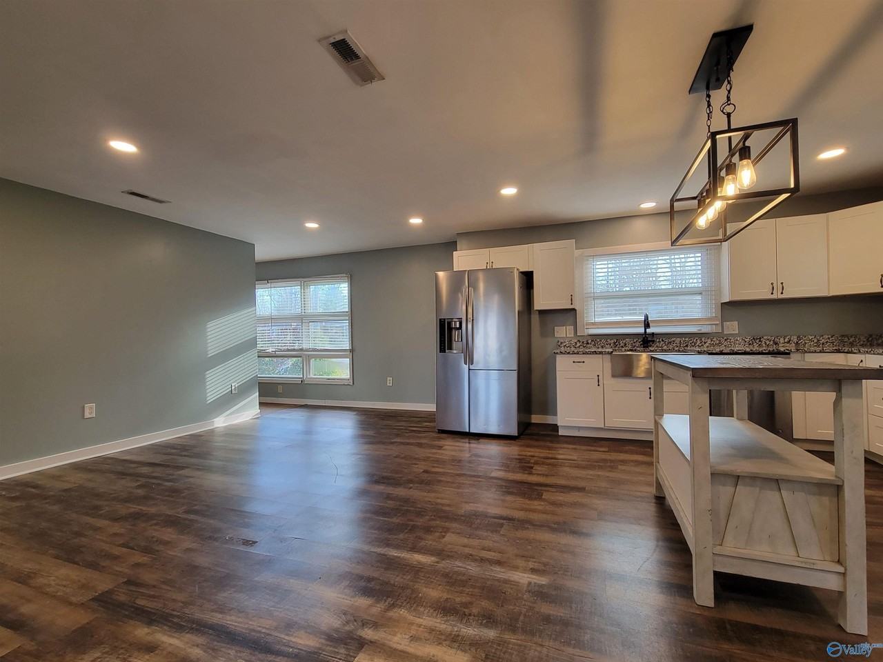 4728 Panorama Drive Southeast - Photo 3 of 20