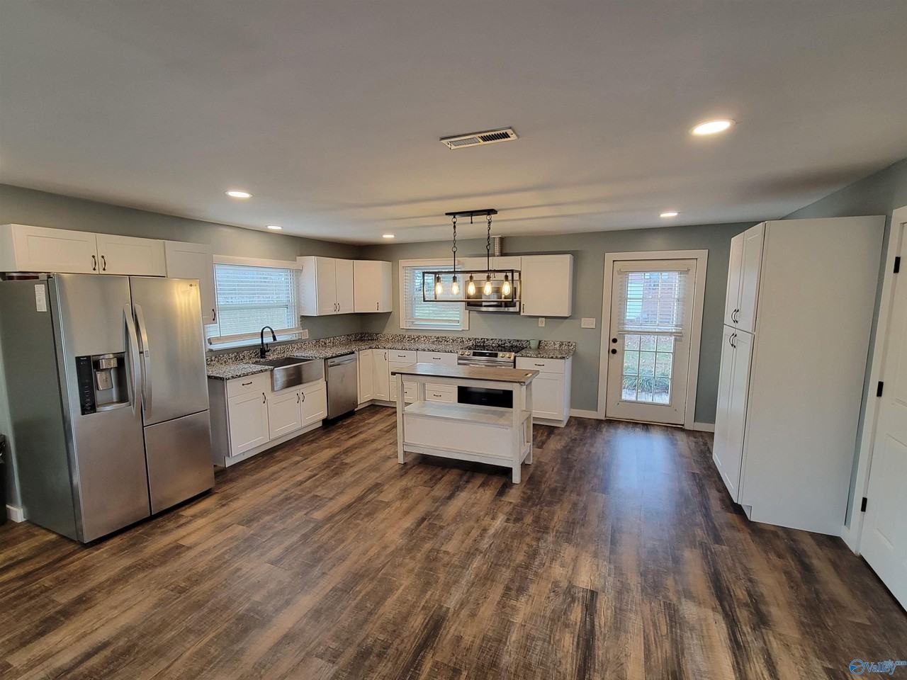 4728 Panorama Drive Southeast - Photo 5 of 20