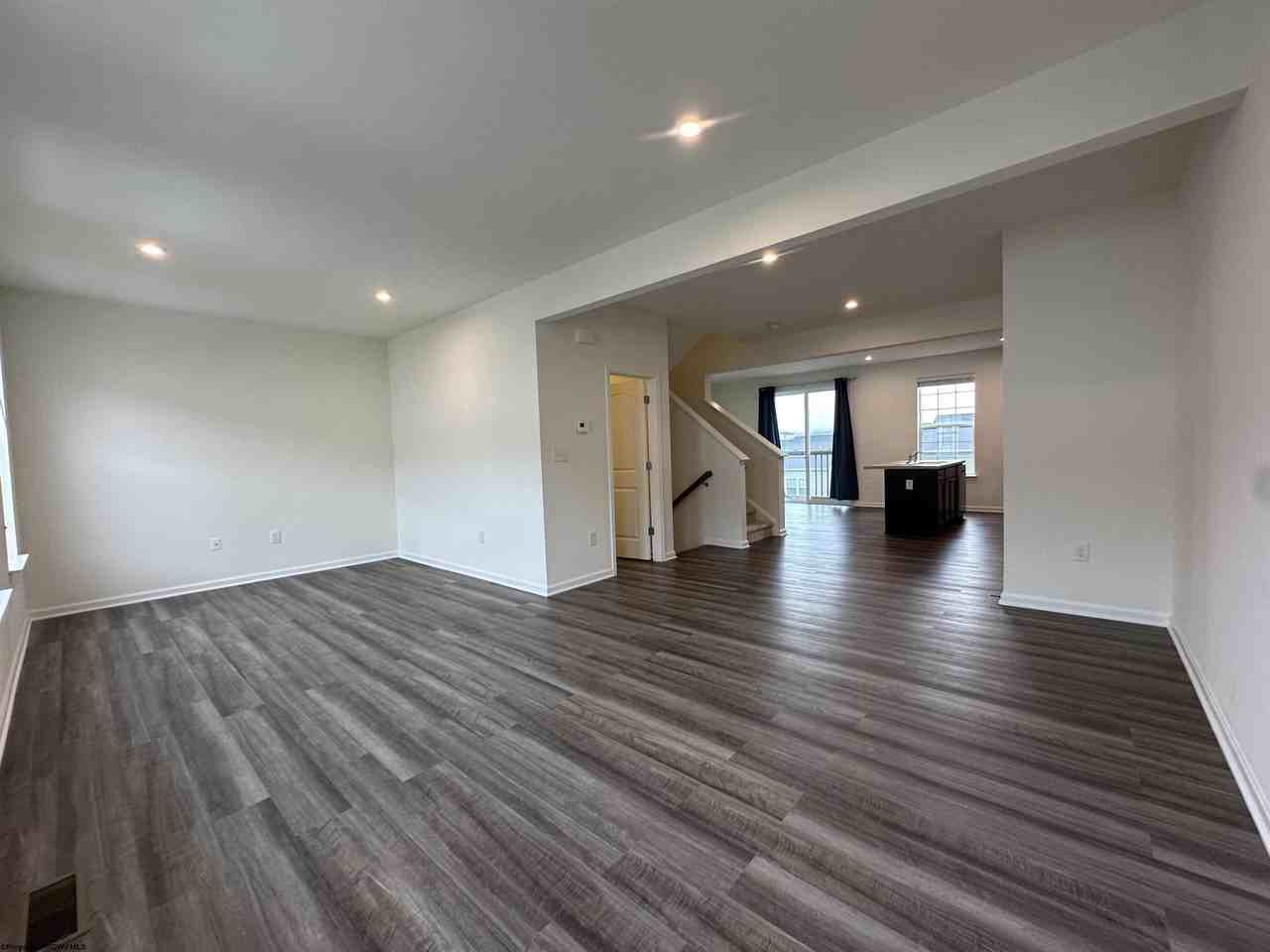 310 Bay St - Photo 6 of 24