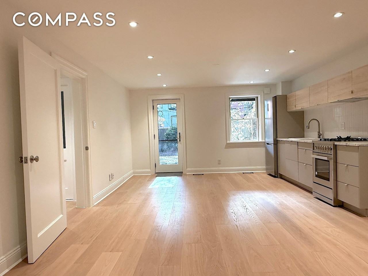 424 Pacific St - Photo 6 of 18