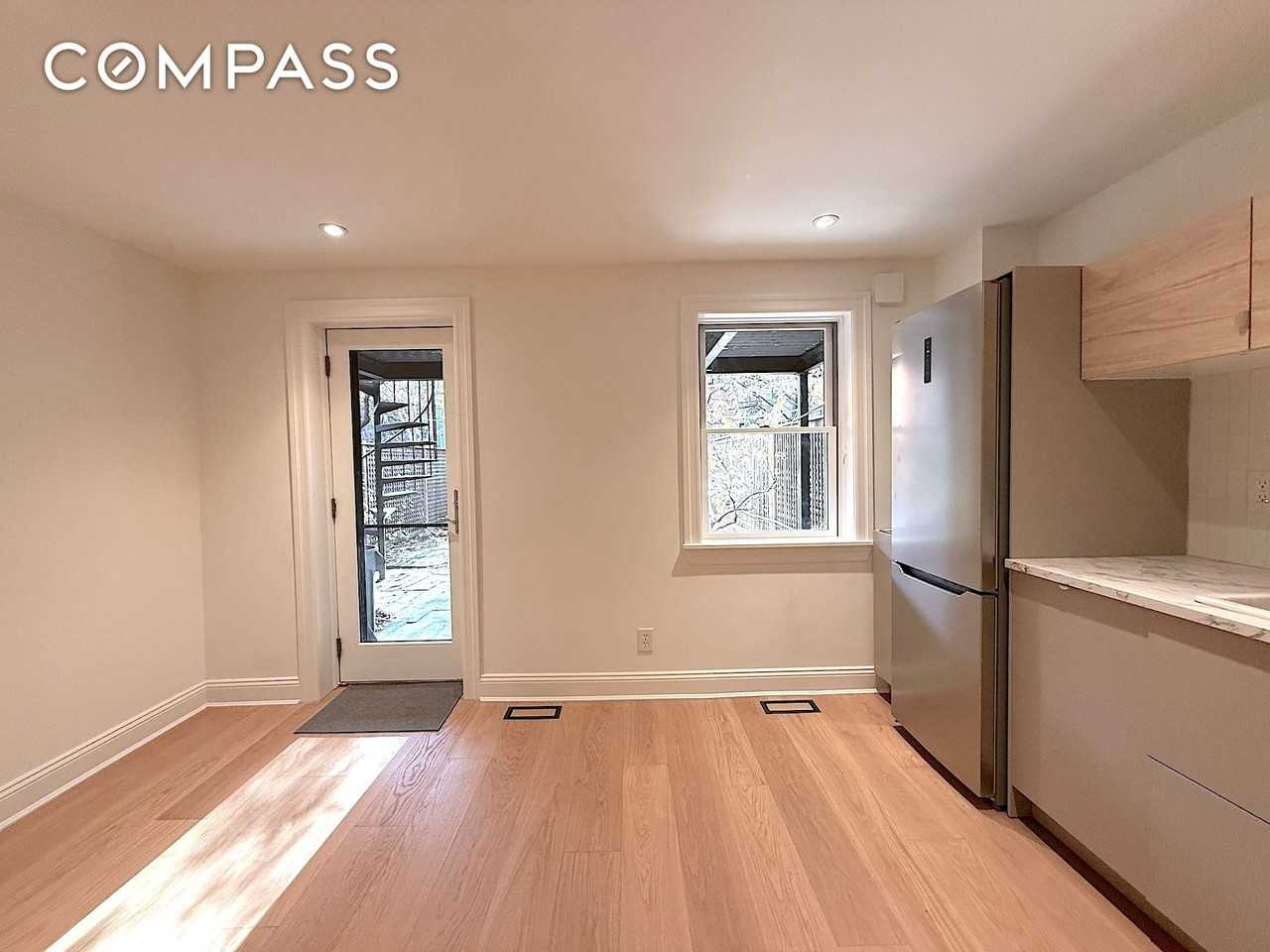 424 Pacific St - Photo 7 of 18