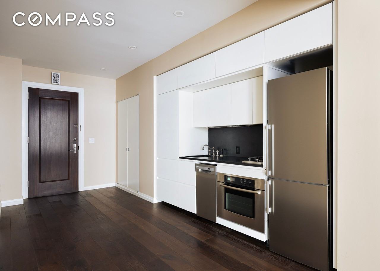 55 Wall St #714 - Photo 5 of 11