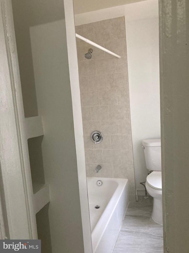 776 Washington Blvd Apt 2f #2F - Photo 6 of 8