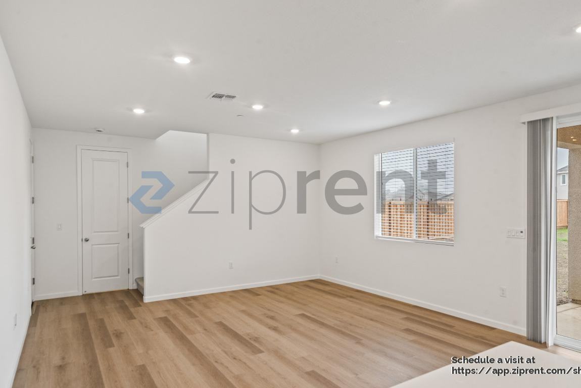 1086 Carson River Ct - Photo 6 of 38