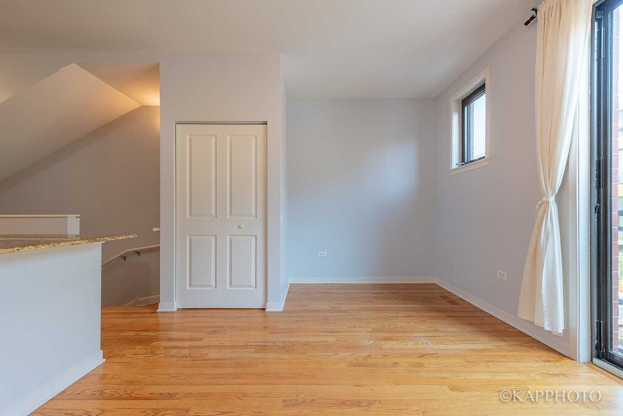 468 West Elm Street - Photo 7 of 31