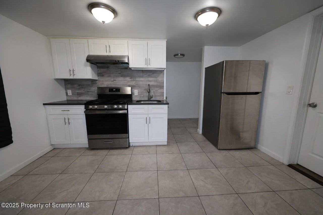 189 Nottingham Street - Photo 3 of 14