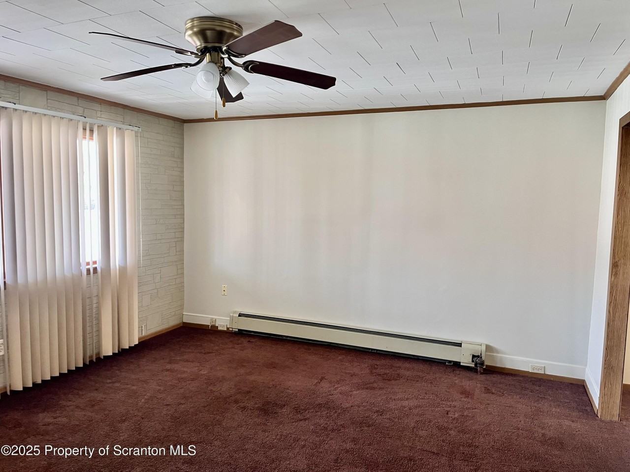 1345 Jefferson Ave - Photo 5 of 22