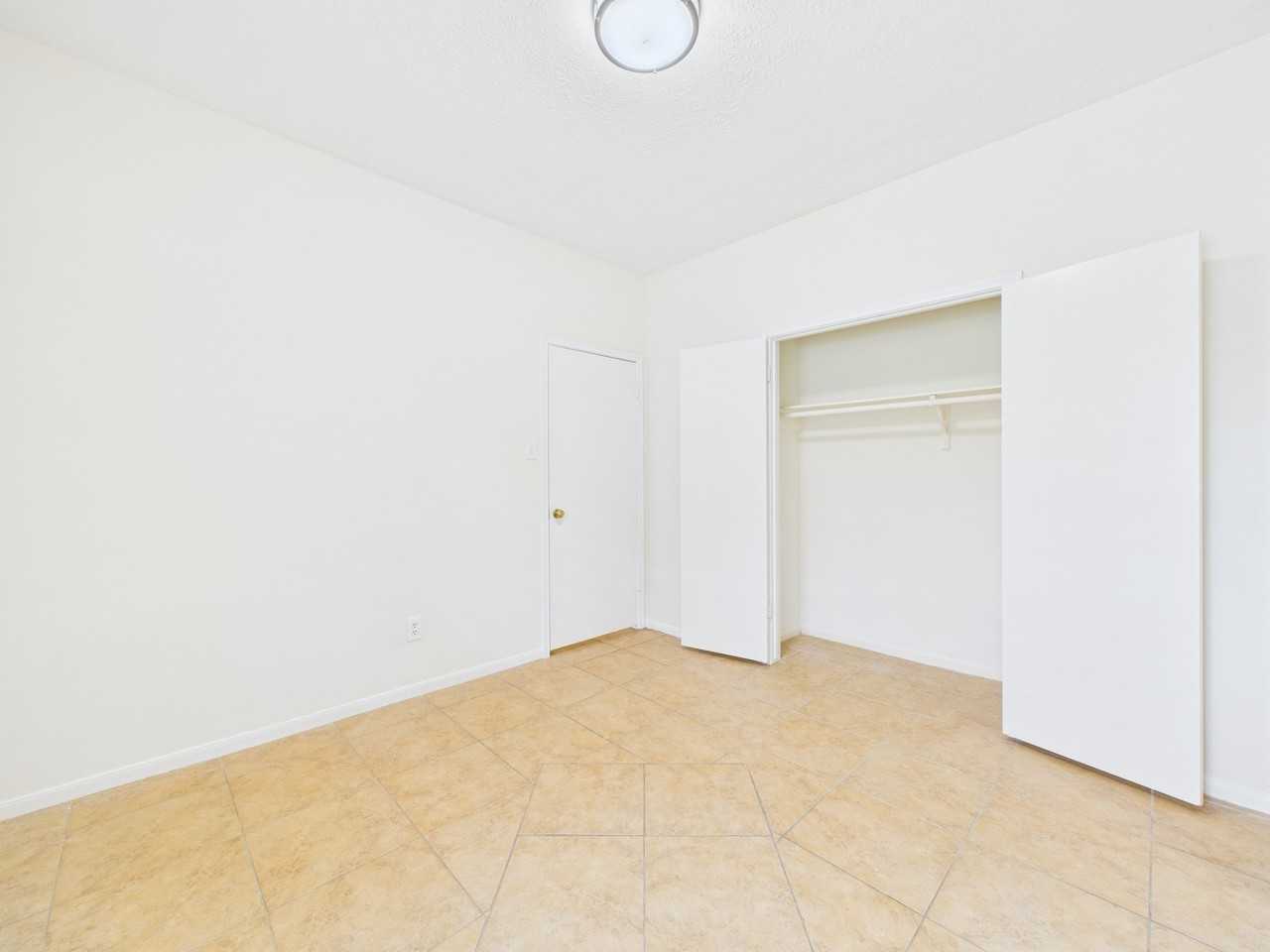 519 Promenade Blvd - Photo 5 of 35