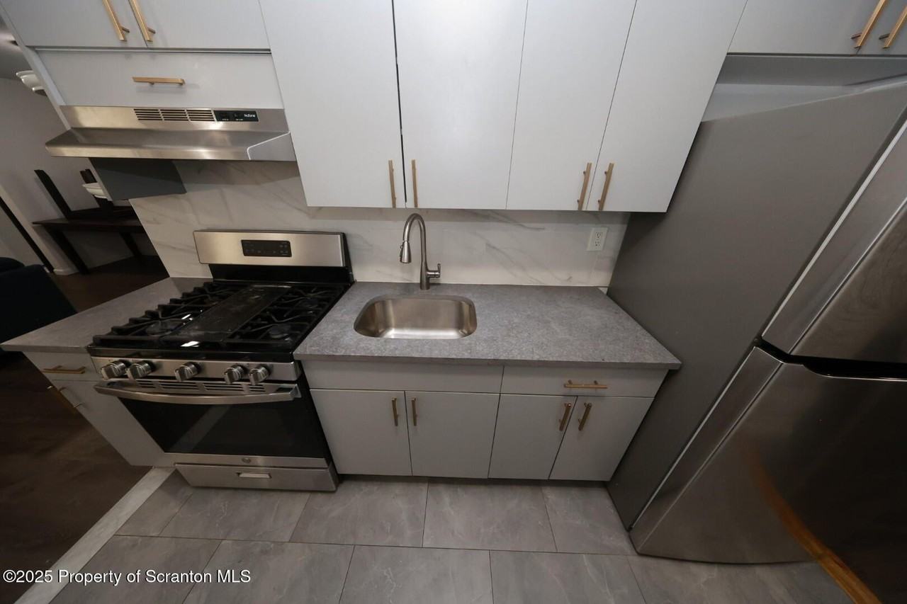 268 North Pennsylvania Avenue - Photo 3 of 16