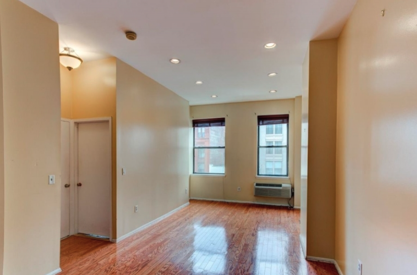 111 Mulberry Street #4C - Photo 6 of 13