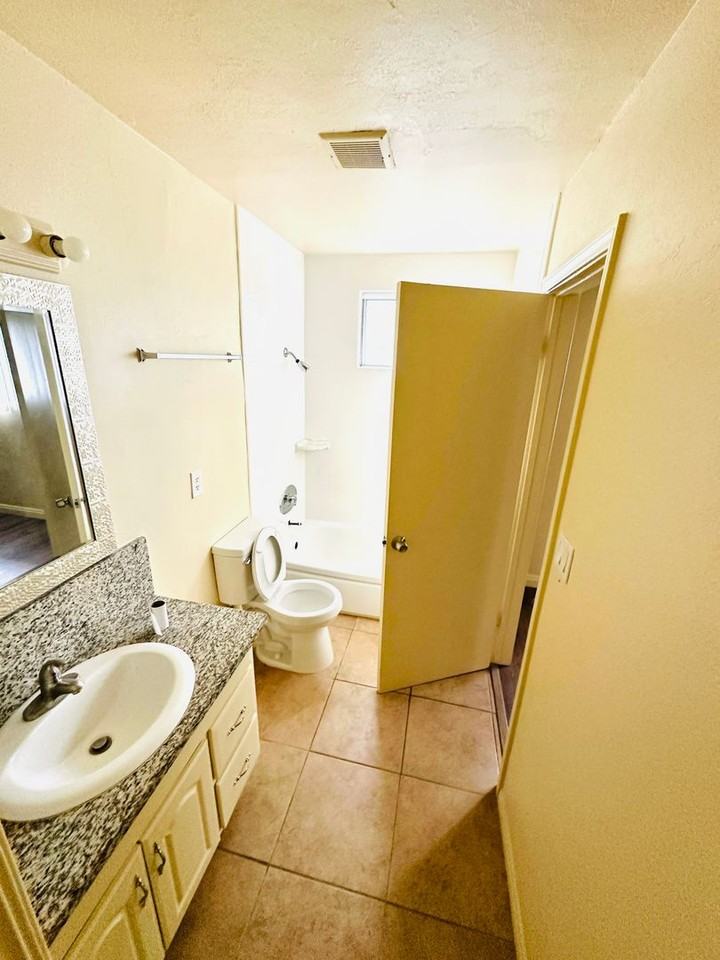 Cerritos Avenue Apartments - Photo 6 of 8