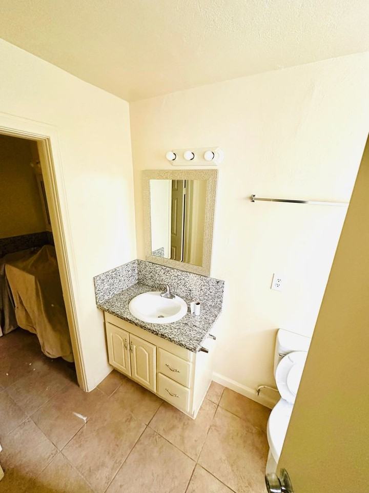 Cerritos Avenue Apartments - Photo 7 of 8