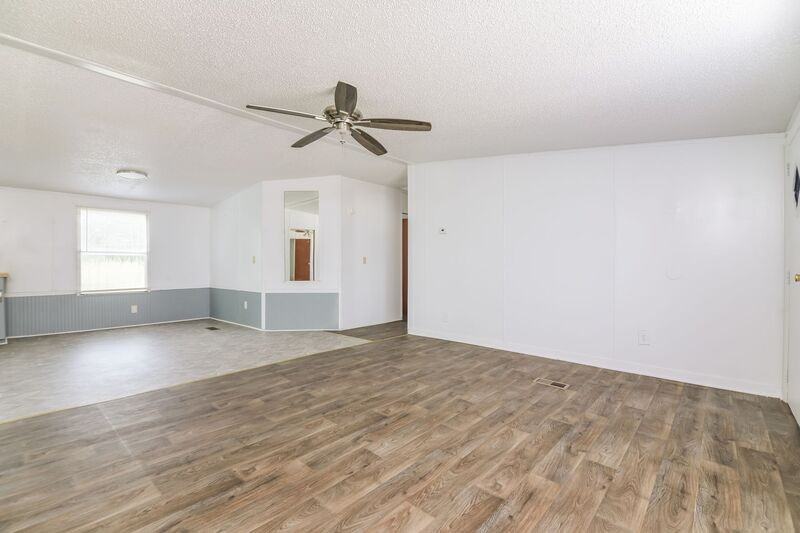 2137 Coral Dr - Photo 3 of 16