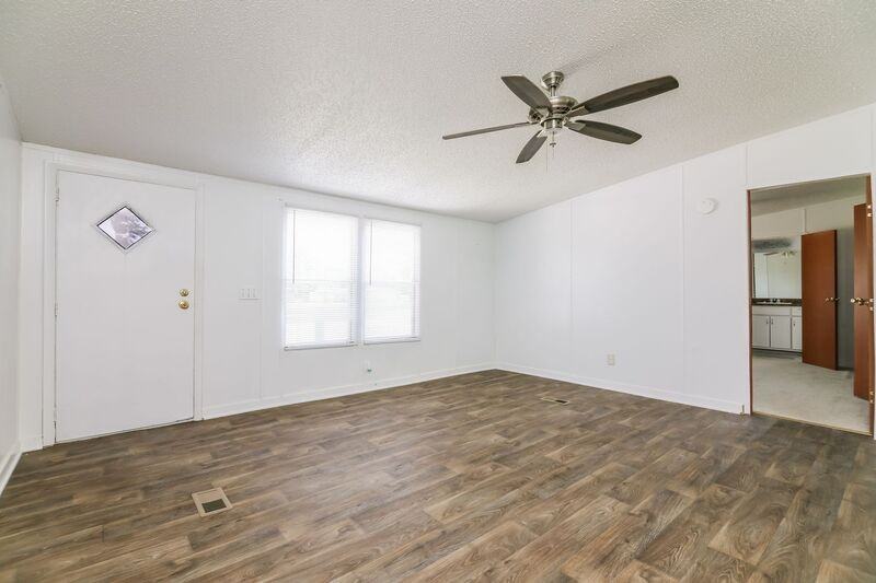 2137 Coral Dr - Photo 4 of 16